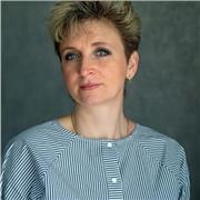 English-speaking teacher with more than 25 years of experience working with all ages